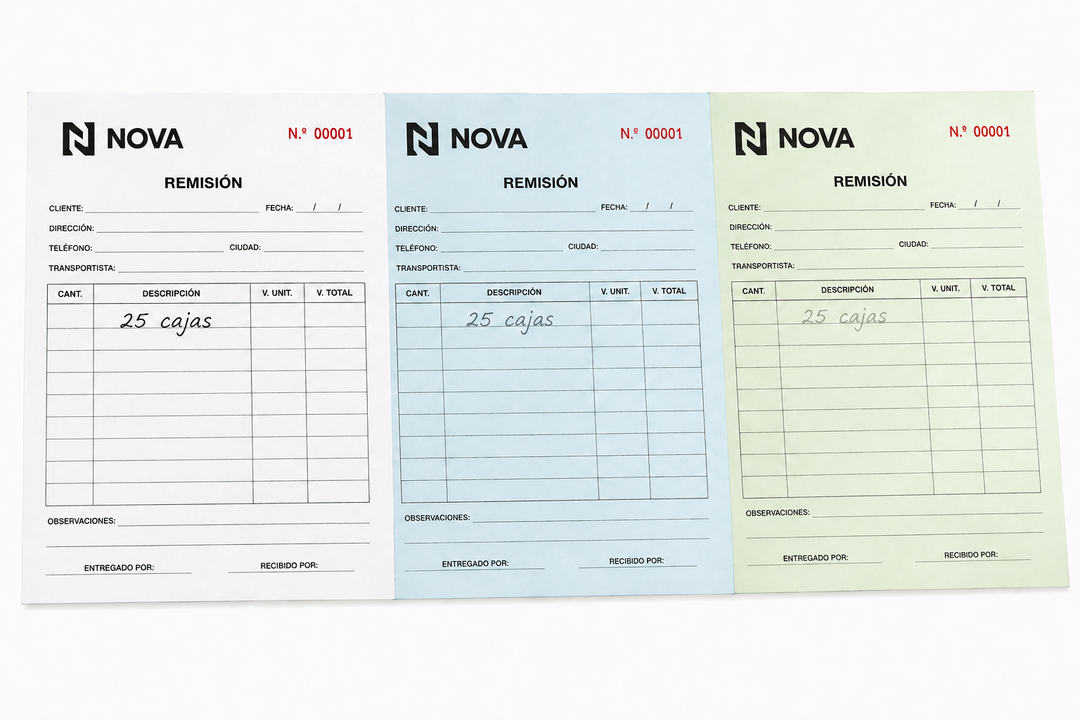 Original y copias azul y verde de una nota de remisión con la misma información escrita.