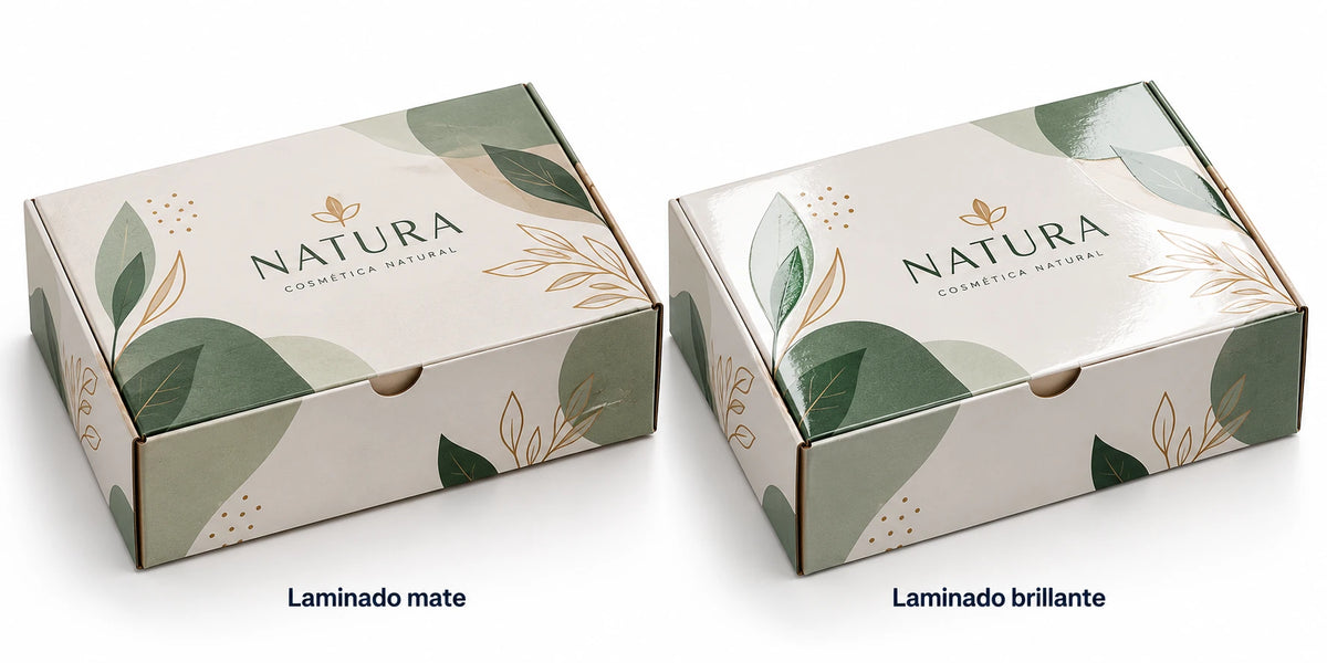 Comparación de cajas plegadizas con el mismo diseño en laminado mate y brillante