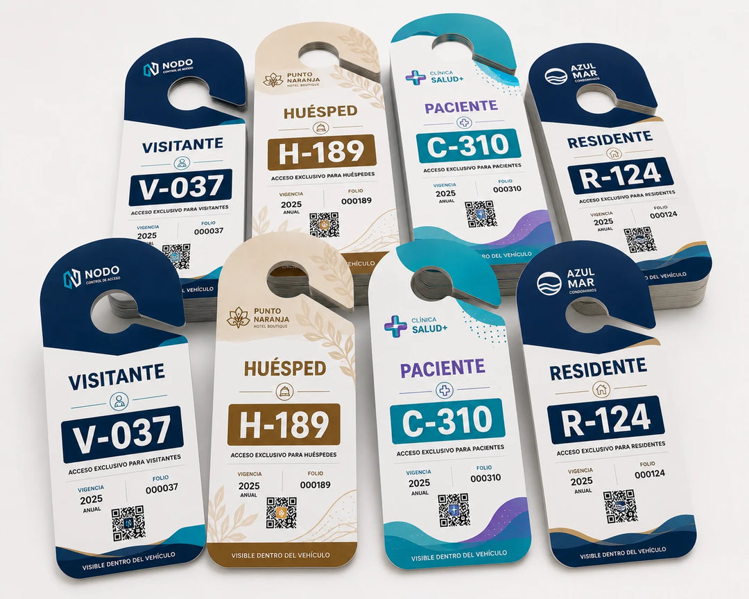 Marbetes personalizados impresos con distintos diseños y datos.